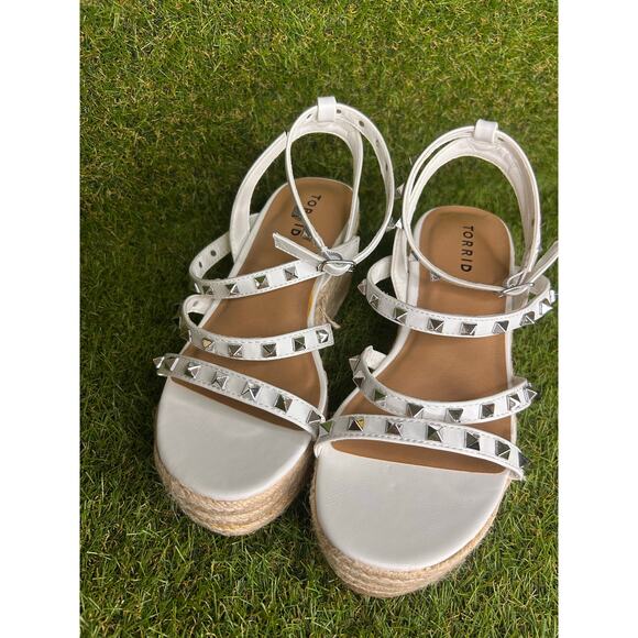 Torrid‎ White Studded Gladiator Platform Sandal 8WW NWOT - Picture 3 of 13